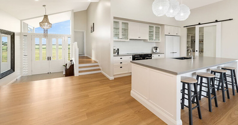 Kitchen breakfast bar with wood floor